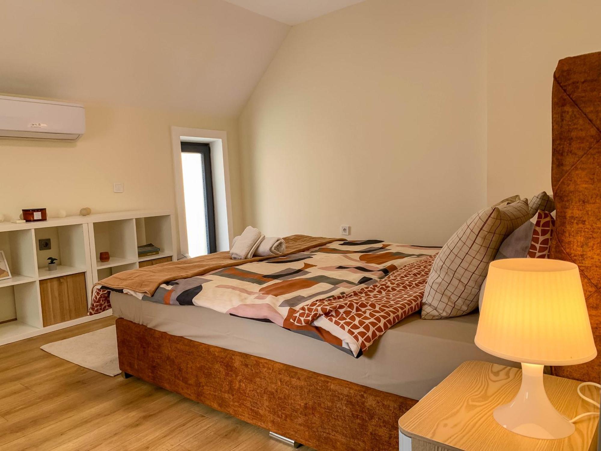 2-Bedroom Flat - Sunny Balcony Plovdiv Exterior photo